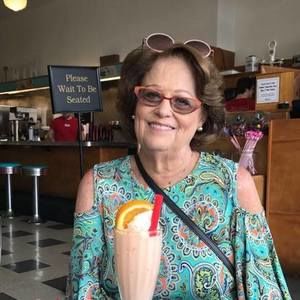 Meet your Posher, Elizabeth